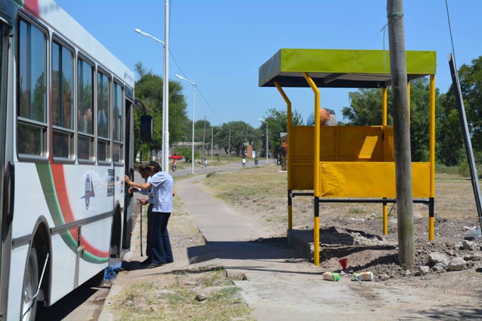 Servicio reforzado de colectivos hacia Puerto Tirol